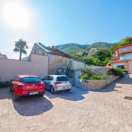Enigma 2 - Free Private Parking Mostar